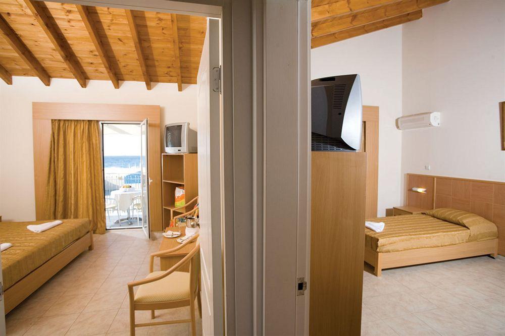 Aquis Marine Resort Tigkaki  Exterior photo