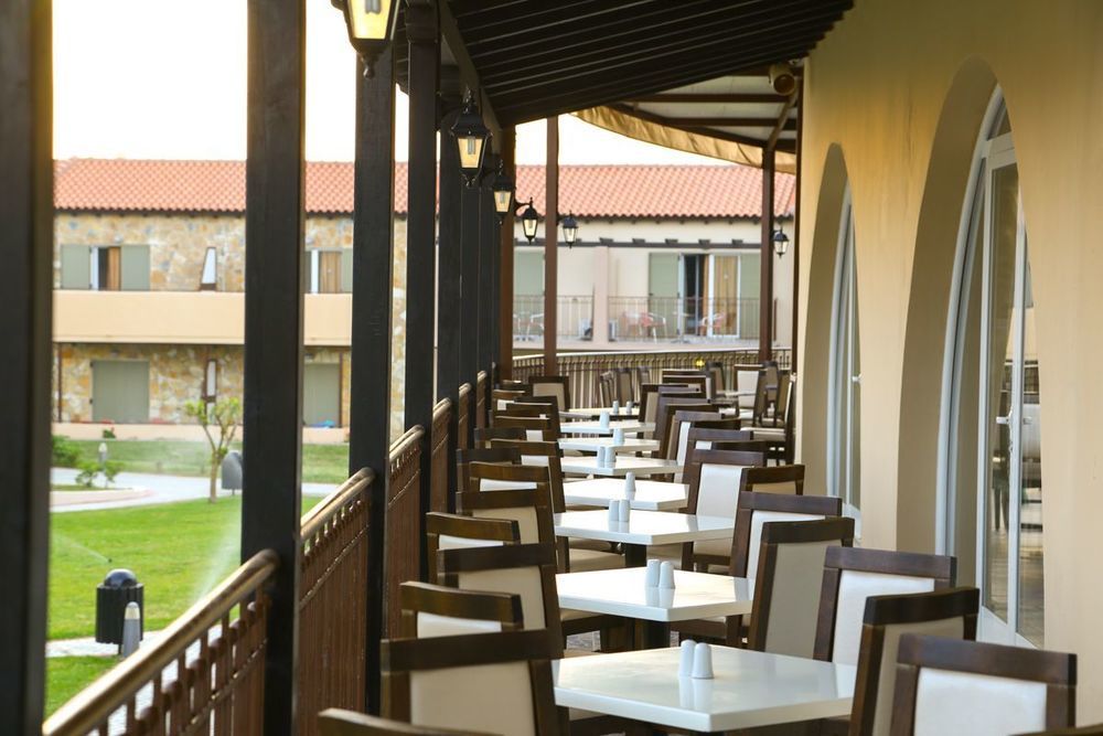 Aquis Marine Resort Tigkaki  Exterior photo