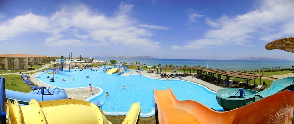 Aquis Marine Resort Tigkaki  Exterior photo