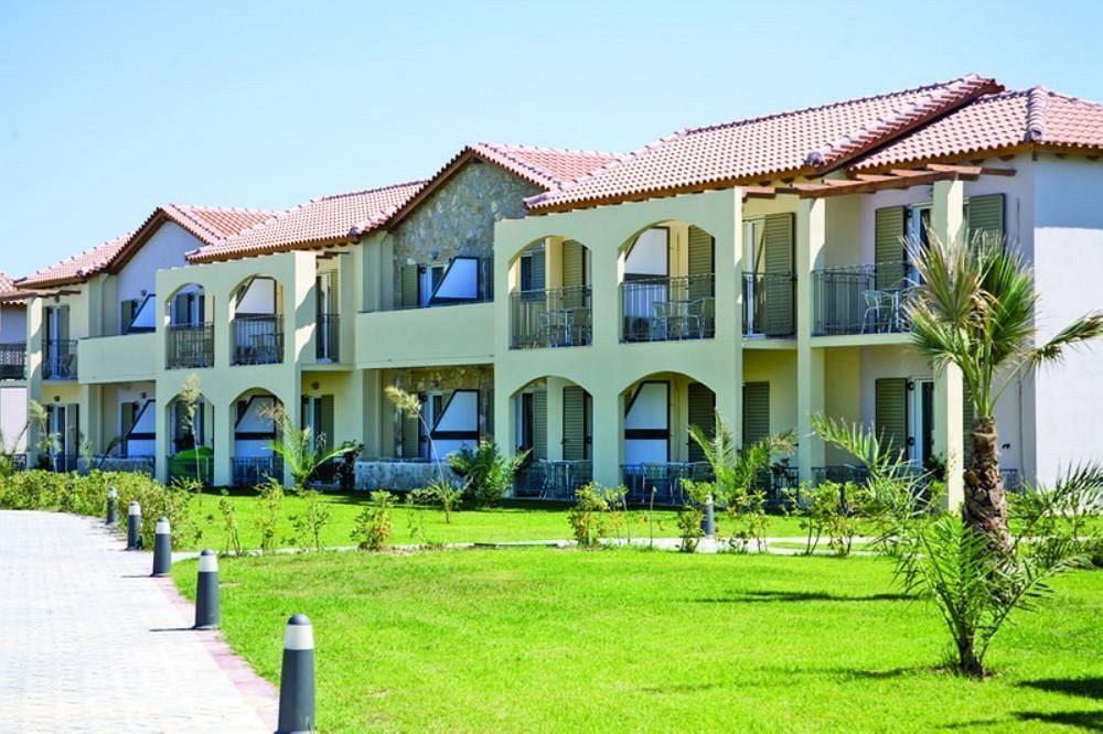 Aquis Marine Resort Tigkaki  Exterior photo