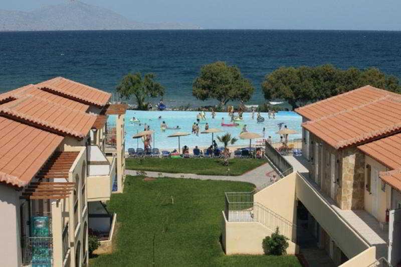 Aquis Marine Resort Tigkaki  Exterior photo
