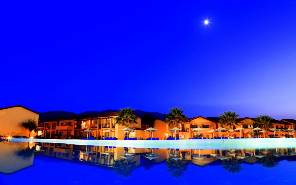 Aquis Marine Resort Tigkaki  Exterior photo