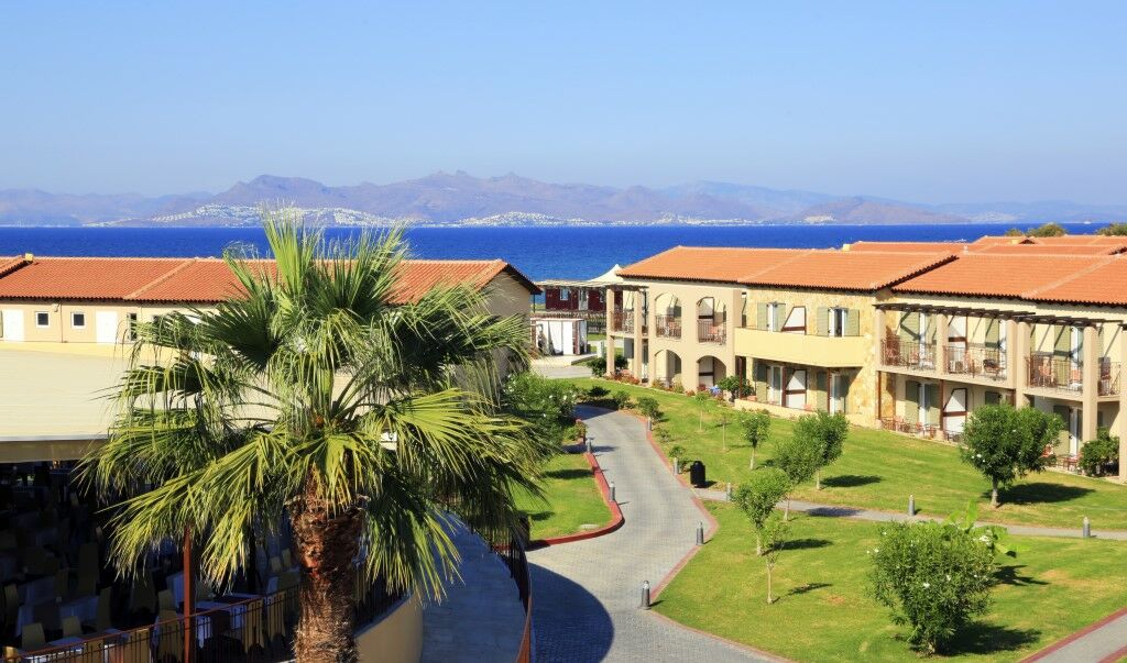 Aquis Marine Resort Tigkaki  Exterior photo